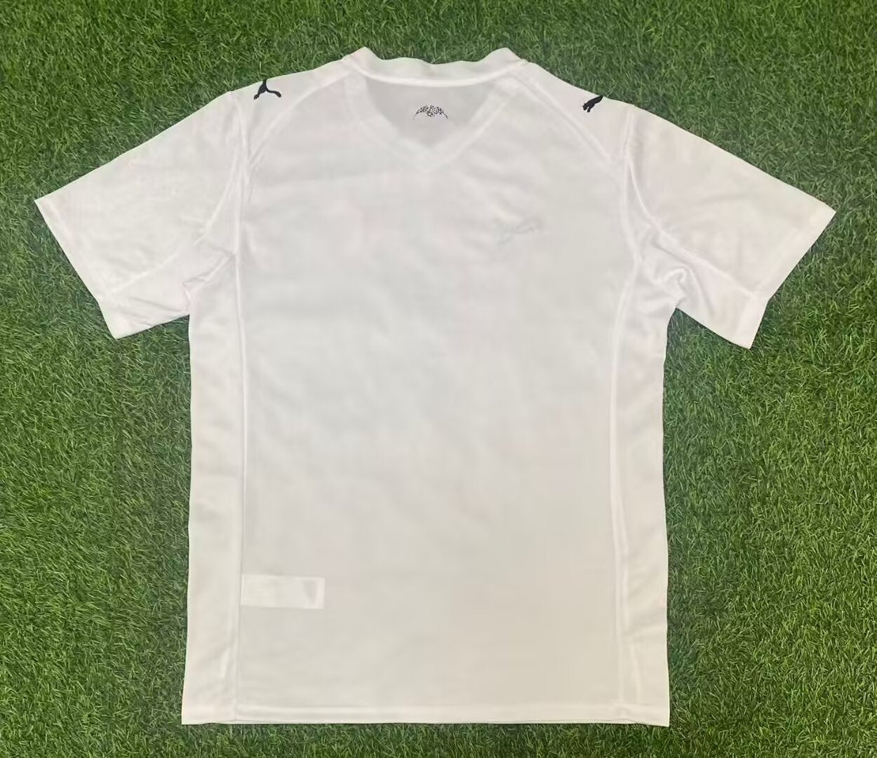 25/26 Valencia home S-XXL | album | High-Quality Soccer jerseys, NBA jerseys | Supplier Product Catalog